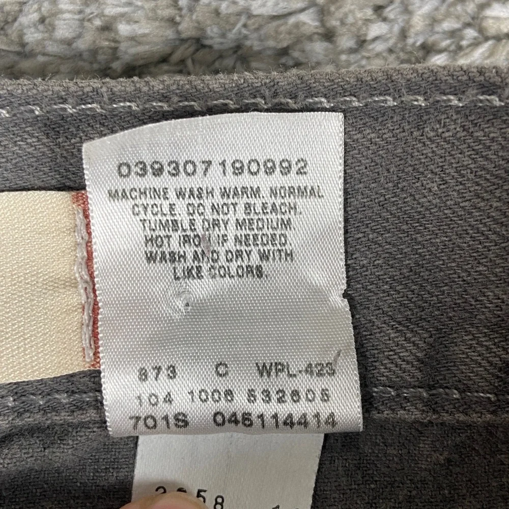 Levis measurements waist